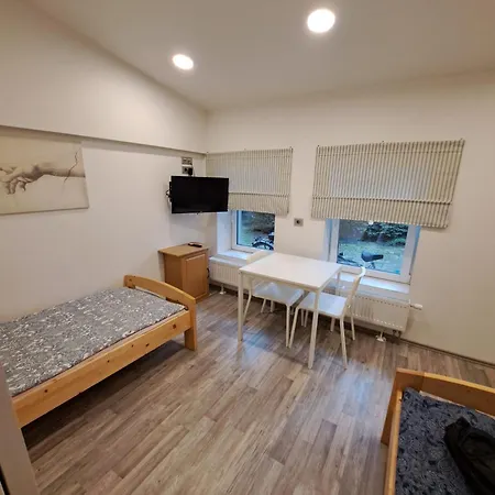 Monteurzimmer - Ferien Leipzig - Sandersdorf-brehna Apartman *