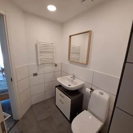 Monteurzimmer - Ferien Leipzig - Sandersdorf-brehna Apartment *