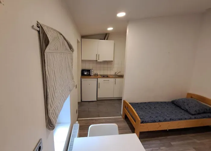 Monteurzimmer - Ferien Leipzig - Sandersdorf-brehna Apartman *